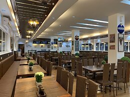 Villa MJ Maristela Beach Resort