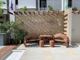 Villa MJ Maristela Beach Resort