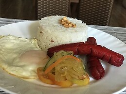 Villa MJ Maristela Beach Resort