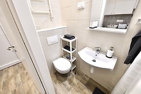 Cosy two bedroom flat in Rottenbiller str, Sky