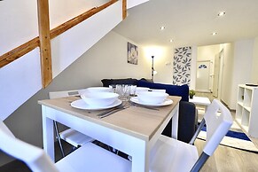 Cosy two bedroom flat in Rottenbiller str, Sky