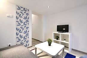 Cosy two bedroom flat in Rottenbiller str, Sky