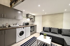 Cosy flat in Király str, Queen
