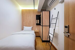 Siam Subway Hostel and Café