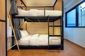 Siam Subway Hostel and Café