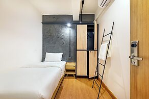 Siam Subway Hostel and Café