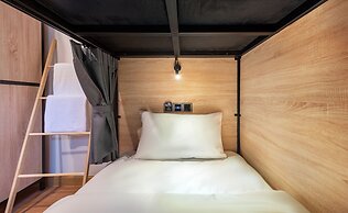 Siam Subway Hostel and Café