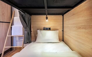 Siam Subway Hostel and Café