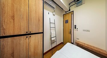 Siam Subway Hostel and Café