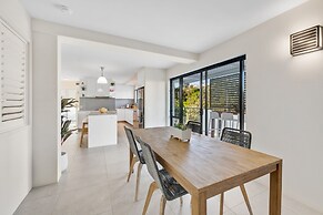 Crystal Shores Sunshine Beach