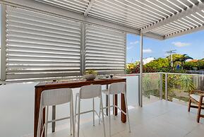 Crystal Shores Sunshine Beach