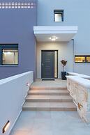 Peris Villa