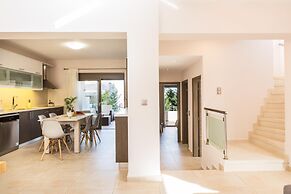Peris Villa
