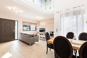 Peris Villa