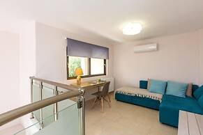 Peris Villa