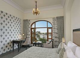 Brahma Niwas - Luxury Lake View Hotel with Infinity Pool, Udaipur