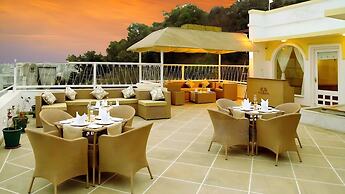 Brahma Niwas - Luxury Lake View Hotel with Infinity Pool, Udaipur