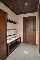 Brahma Niwas - Luxury Lake View Hotel with Infinity Pool, Udaipur