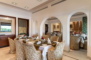 Brahma Niwas - Luxury Lake View Hotel with Infinity Pool, Udaipur