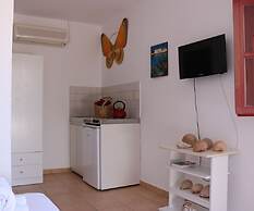 Flora's Red Studios