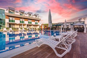 Veranda Suites