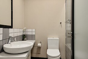 Easy Stay - The Vantage