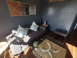 Easy Stay - The Vantage