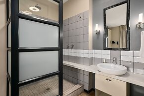 Easy Stay - The Vantage