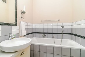 Easy Stay - The Vantage
