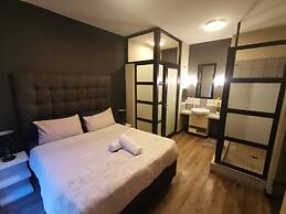 Easy Stay - The Vantage