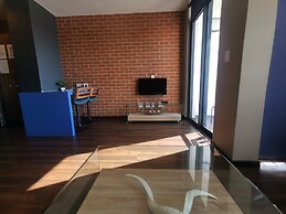 Easy Stay - The Vantage