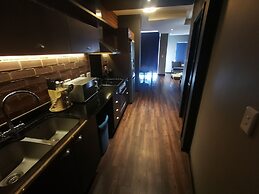 Easy Stay - The Vantage
