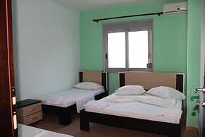 AL Hotel