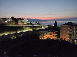 AL Hotel