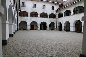 Hostel Javni Zavod Mekinjski Samostan
