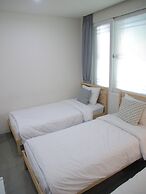 Queen House Hongdae
