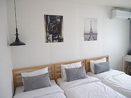 Queen House Hongdae