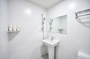 Queen House Hongdae