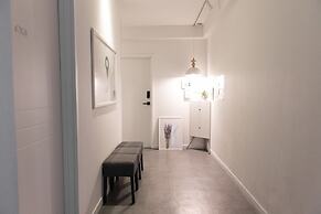 Queen House Hongdae