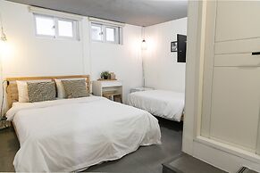 Queen House Hongdae