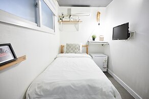 Queen House Hongdae