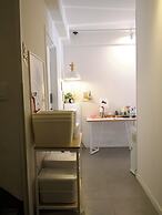 Queen House Hongdae