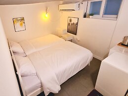 Queen House Hongdae