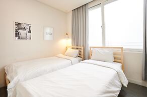 Queen House Hongdae