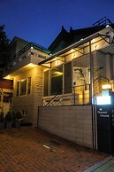 Queen House Hongdae