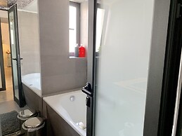Impeccable 3-bed Apartment in Athens