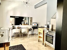 Impeccable 3-bed Apartment in Athens