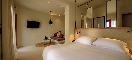 Potnia Theron Suites