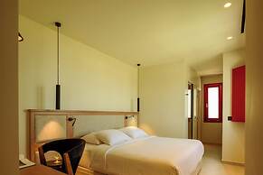 Potnia Theron Suites
