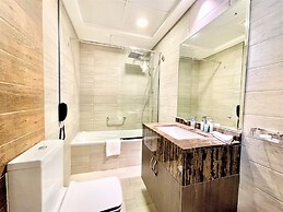 Spacious Marbella 2BR With Scenic Views